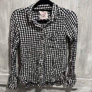 Women’s Black and White Plaid Casual Button Down. SO Perfect Shirt. S